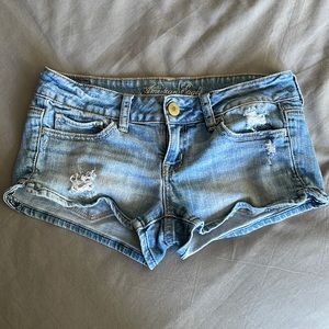 Low Rise AEO shorts